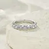Anillo apilable minimalista europeo y americano más vendido, plata S925 incrustado con moissanita, brillante y versátil, anillo de lujo minimalista