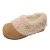 Sapatos únicos outono e inverno mais veludo sapatos preguiçosos chão de neve fundo plano peludo bico redondo sapatos de algodão feminino lã de cordeiro 2026 cor damasco quente