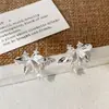 Elegantes, Exquisitos, Lujosos Accesibles y de Gama Alta, Pendientes de Zirconia con Forma de Pétalo, Versátiles, Modernos y Elegantes para el Uso Diario de las Mujeres