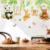 Papel de Parede de Folhas Verdes com Animais Fofos Brincando em um Balanço, Adesivos para Decoração de Parede de Jardim de Infância, Fotos Autoadesivas de Coelhos e Raposas