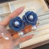 Brincos de Camélia e Pérola em Jeans Azul Único Estilo Coreano Brincos Elegantes de Alto Padrão Estilo Ins para Mulheres