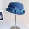 Chapéu Irregular de Aba Enrolada e Topo Plano Estilo Francês para Mulheres, Chapéu de Feltro de Lã Australiana para Outono e Inverno, Fedora com Rede e Laço, Chapéu Bucket Tendência