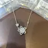 Colar de Borboleta Fantasma Totalmente Cravejado de Diamantes de Luxo de Alto Padrão, Grande e Pequeno com Flores para Mulheres, Corrente de Clavícula Versátil de Estrela de Cinco Pontas de Luxo Leve