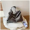 Bolsa tote elegante retrô de bolinhas para mulheres, novo modelo outono 2026, bolsa casual de grande capacidade, bolsa de ombro da moda