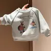 Conjunto de Moletom com Forro de Lã e Urso para Meninos Outono/Inverno 2026 Estilo Coreano Roupas Infantis Roupas para Crianças Roupas de Bebê Roupas de Inverno