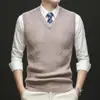 Chaleco de punto con cuello en V para hombre, suéter de punto sin mangas, prenda interior de punto para hombre, adecuado para hombres de mediana edad y jóvenes, para primavera y otoño