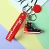 Llavero Colgante de Zapatilla de Fútbol Aj Deportivo Lindo Celebridad de Internet Creativo Caja Ciega Figura de Tenis Accesorio Llavero