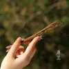 Envío Gratis en un Pasador de Madera de Sándalo Verde Natural, Pasador de Madera Pulido a Mano, Nuevo Pasador de Estilo Chino con un Toque de Lujo
