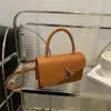 Bolsa Feminina Simples Transfronteiriça Europeia e Americana 2025 Nova Moda Bolsa de Festa Fashion em V Bolsa de Mão de Alto Valor com Strass Brilhantes