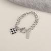 Collar con colgante de amor con diseño de tablero de ajedrez europeo y americano, pulsera para mujer, estilo moderno y moderno, cadena de clavícula que combina con todo, accesorios, collar para pareja