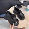 Zapatos de plataforma de suela gruesa para mujer, nueva colección otoño 2026, estilo JK retro británico, mocasines de plataforma con cordones versátiles