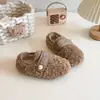 Zapatos peludos forrados de polar para niñas a la moda 2026 Otoño/Invierno Nuevo estilo Cálidos Versátiles Zapatos de princesa para niños Suela suave Zapatos cálidos de algodón