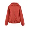 Chaqueta con capucha roja de estilo coreano, moderna, elegante, protección solar, nueva de verano 2026, top deportivo casual de alta gama para mujer