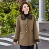 Abrigo estilo mom holgado y estilizado, nueva colección otoño/invierno 2026, prenda exterior de moda y con estilo para mujeres de mediana edad, con solapa y de lana