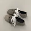 Zapatos de tacón sencillos para mujer con tiras, modernos, con aumento interno de altura, dulces y retro, nuevo modelo 2026, zapatos bajos para el día a día, punta cuadrada con cordones