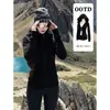 Moletom feminino de outono preto slim fit, top fino de manga comprida que afina a cintura, novo estilo para o início do outono de 2026 para looks de trilha
