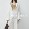 Camisa Feminina Old Money de Férias Lavada com Efeito Amassado de Cânhamo com Gola Alta e Gola Torcida, Modelagem Solta, Gola Reversível