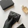 Monedero Popular Acolchado Transfronterizo, Portatarjetas Pequeño de Fragancia, Estilo Tapa Abatible para Mujer, Múltiples Ranuras para Tarjetas, Compacto y Exquisito Piel de Oveja Genuina