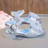 Sandalias para niñas 2025 verano nuevo niños suela suave moda estilo verano niños medianos y grandes niña pequeña zapatos de princesa Elsa