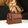 Design de Nicho 2026 Nova Moda Bolsa de Ombro Trançada Bolsa de Mão de Couro Genuíno Feminina Bolsa Tote Transversal para Mães de Meia-Idade
