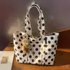 Bolso de Hombro Grande de Alta Gama con Lunares Transfronterizo Modelo Nuevo 2026 para Mujer, Bolso Tote Casual de Nicho para el Trabajo