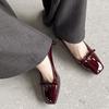 Sapatos Mary Jane com Laço Pequeno Fresco Han Feng Primavera 2025 Salto Médio Grosso Estilo Fada Cabeça Quadrada Couro Boca Rasa Sapatos de Camada Única