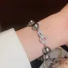 Pulsera de Perlas y Circonita Cúbica Retro Francesa Lujo Ligero Gama Alta Exquisita Cadena de Mano Estilo Elegante de Nicho Versátil para el Viaje Joyería de Mano