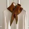 Bufanda Triángulo Tejida en Punto Cruz con Borde Contrastante Estilo Coreano para Mujer, Calentador de Cuello Versátil, Pañuelo Pequeño, Chaleco Pequeño Elegante