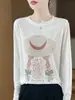 Nueva colección de principios de otoño de 2026: Camiseta de punto de cuello redondo y manga larga, corte holgado, efecto adelgazante, elegante, versátil, ligera, cómoda y presenta un diseño estampado