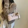 2026 Estilo Super Quente Popular Bolsa de Axila Feminina 2026 Novo Estilo Plissada Couro Encerado Oleoso Nicho Bolsa de Mão com Alça de Ombro