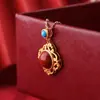 Venta al por mayor de fábrica collar de estilo retro palaciego de lujo ligero para mujer colgante hueco de ágata roja del sur bañado en plata 925 antiguo