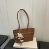 Bolsa de Hombro de Cuero Suave Nueva Otoño 2026 para Mujer Versátil Sensación de Alta Gama Bolso de Hombro Único Temperamento a la Moda Simple al por Mayor Bolsos para Mujer