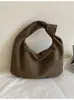 Bolsa Transversal Grande Capacidade de Axila Feminina 2026 Novo Estilo Preguiçoso Ins Casual para o Trabalho Bolsa de Ombro Único de Mão