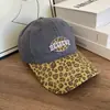 Boné de Baseball Retro Americano com Estampa de Leopardo 2025 para Mulheres Moda de Rua Tendência Personalidade Moda Rosto Magro Menina Popular
