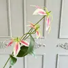 Lírio Jialan de Três Cabeças Flor Artificial Layout de Cena de Casamento Decoração Suave Arranjo de Flores Lírio Chama Flor Artificial