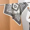 Pañuelo pequeño cuadrado de algodón y lino con estampado de espiga estilo "old money", pañuelo para la cabeza tipo terciopelo sedoso, chal protector solar para el cuello para mujer