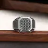 Anillo de Cuadrícula Cortada Yu Hong, Anillo Cuadrado de Circonita Simple Exquisitamente Elaborado para Hombre, Joyería Vintage Abierta, Directo del Fabricante