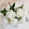 [Material de flor blanca] Arreglo floral de hortensia, rosa, flor de pasto escarchado con decoración de material de hoja de niebla de techo de pasto, flor de simulación para boda