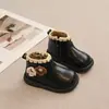 Botas de cuero para niños de otoño e invierno, zapatos de suela blanda para bebés, botines para niñas, forrados de felpa, zapatos de princesa, acolchados de algodón