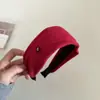 Moda Otoño e Invierno Versátil Pony Etiqueta Dorada Diadema Ancha de Punto para Mujer, Suave y Elegante Accesorio para el Cabello Diadema de Punta Alta
