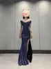 Vestido Tubinho Azul Brilhante para Banquete de Verão 2026 para Mulheres, Vestido de Um Ombro Só, Vestido Longo Sexy com Fenda para Marcar a Cintura para Mulheres