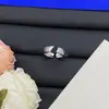 Anel de Flor Europeu e Americano Transfronteiriço 2025 Novo Estilo Lv Combinando Marca Famosa Cravejado com Diamantes para Mulheres, Anel de Luxo de Alta Qualidade Atacado