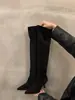 Botas femininas de salto alto cáqui, acima do joelho, coleção outono/inverno 2024, bico fino, cano longo justo, estilo equitação