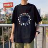 Camiseta de manga curta com gola redonda estilo cartoon de Hong Kong, de seda negra gelada, para casais, masculina e feminina, top casual moderno e versátil