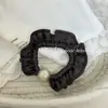 Scrunchie de satén con volantes y perlas, elegante, de alta gama, al tacto frío, versátil para ir al trabajo, adecuado para coletas, liga para el pelo de lujo ligero