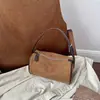 Bolsa de camurça minimalista, de nicho e de alta qualidade para mulheres, perfeita para o outono, versátil, elegante e com acabamento fosco vintage, adequada para usar no ombro ou transversal.