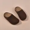 Mocasines de terciopelo retro para niña con punta cerrada para uso en exteriores, nuevos zapatos tipo Birkenstock de suela blanda para niño para primavera-verano, zapatos de estar por casa