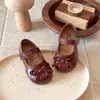 Zapatos Elegantes de Cuero Plisado para Niñas 2026 Otoño Nuevo Estilo Coreano Zapatos de Princesa con Lazo para Niñas Zapatos de una Sola Capa