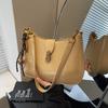 Comercio exterior este año popular popular bolsa para mujer 2025 nueva retro todo partido bandolera coreana minoría bolsa de axila