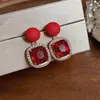 Brincos Redondos de Moda Dopamina Minimalistas com Cravação de Diamantes e Design Único, Brincos de Nicho com Sensação de Luxo Leve e Alto Padrão, Acessórios de Orelha Exquisitos
